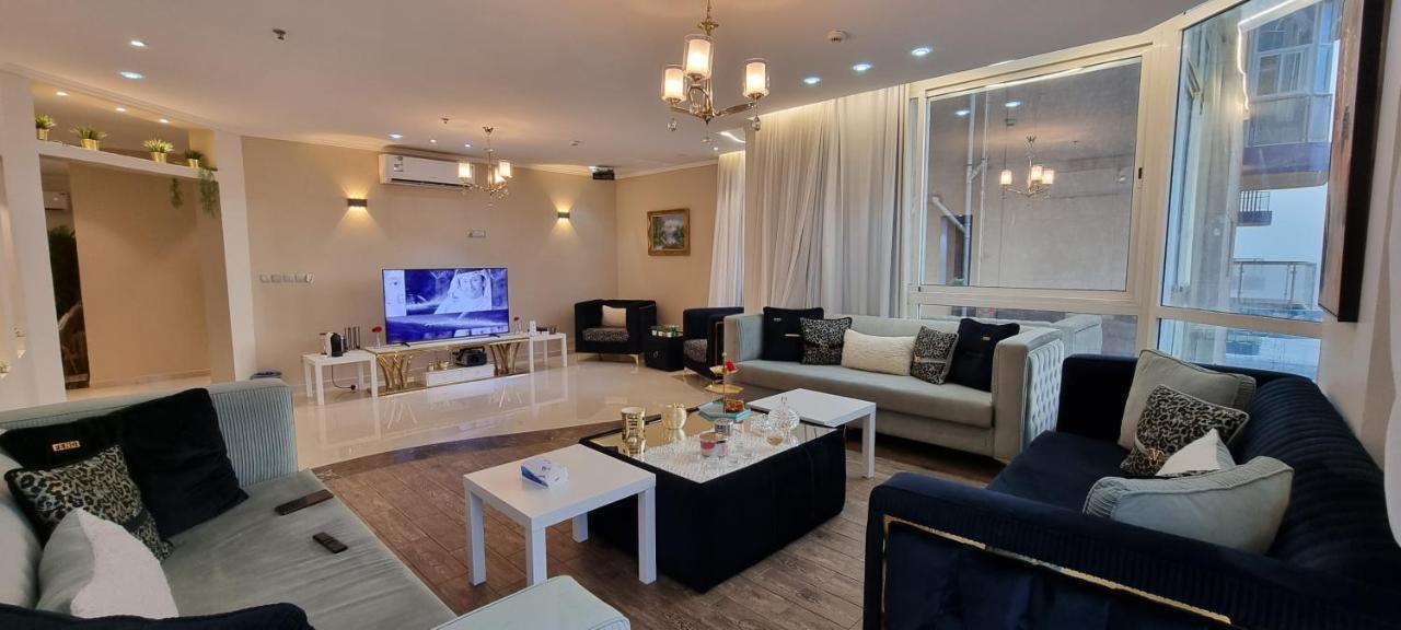 Appartement مطلة على البحر والفورمولا ببرج المسارات Djeddah